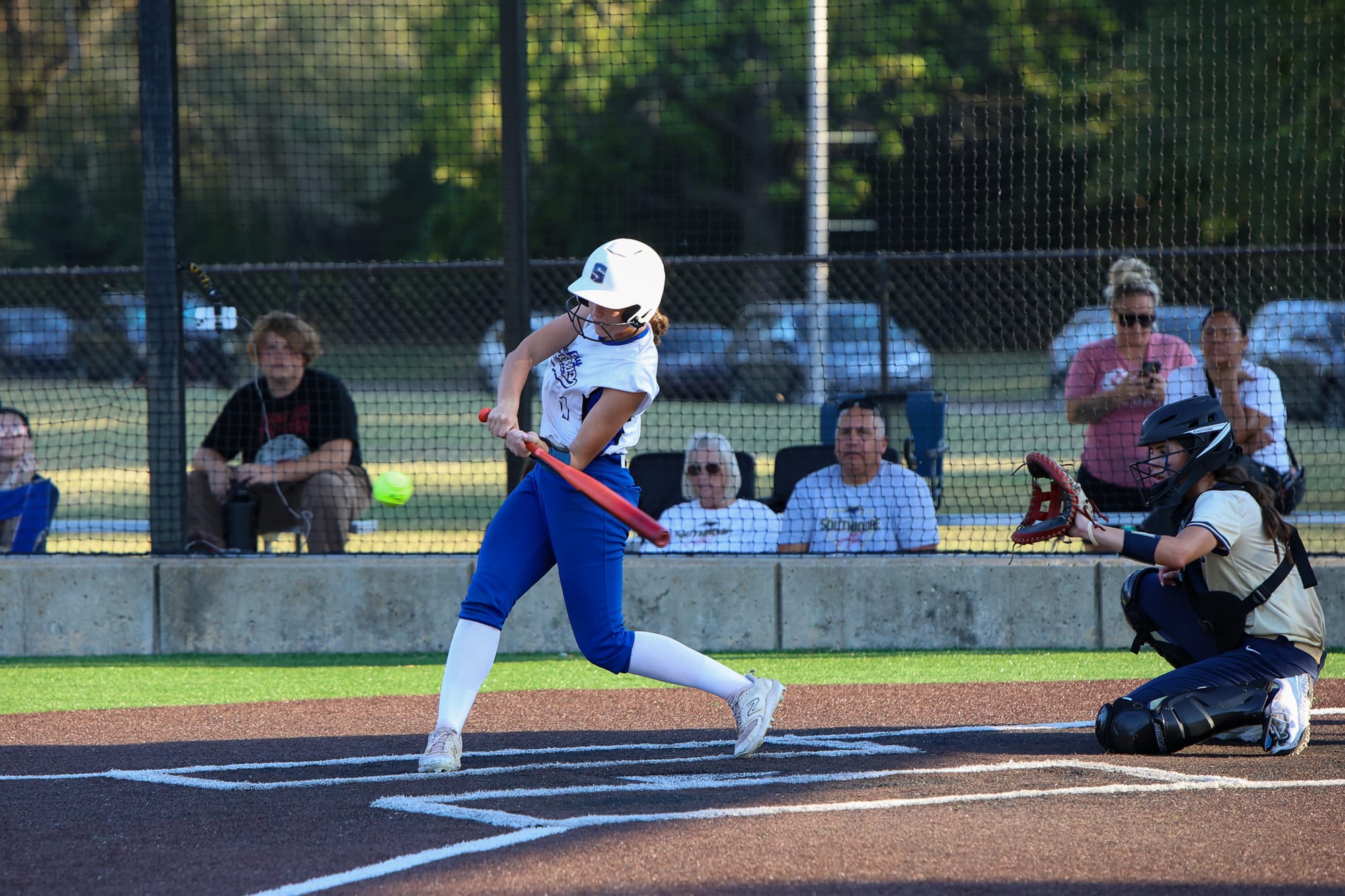 Lady Pioneers Survive Epic Slugfest, Win Regional Title in Extra Innings