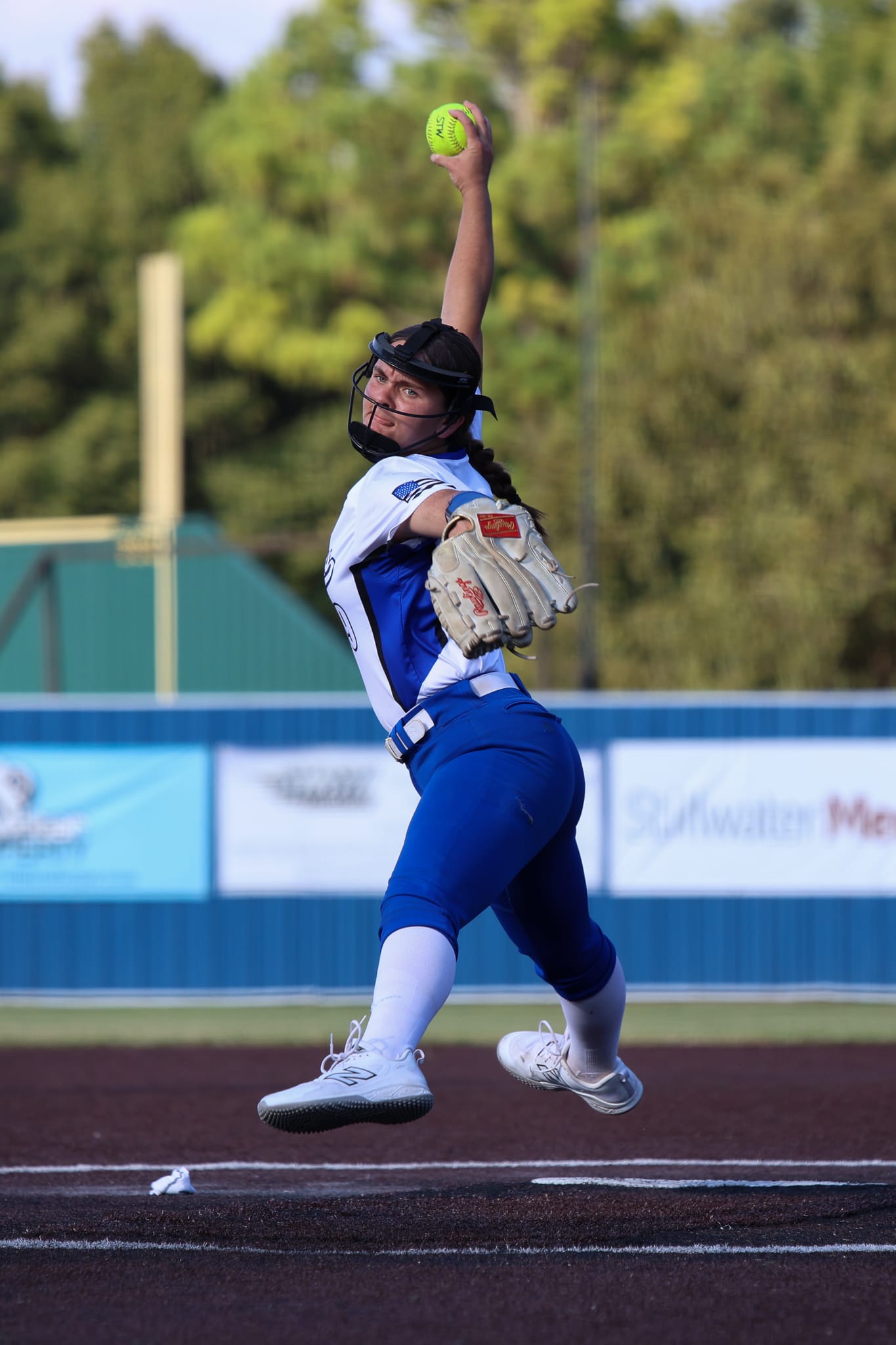Lady Pioneers Survive Epic Slugfest, Win Regional Title in Extra Innings