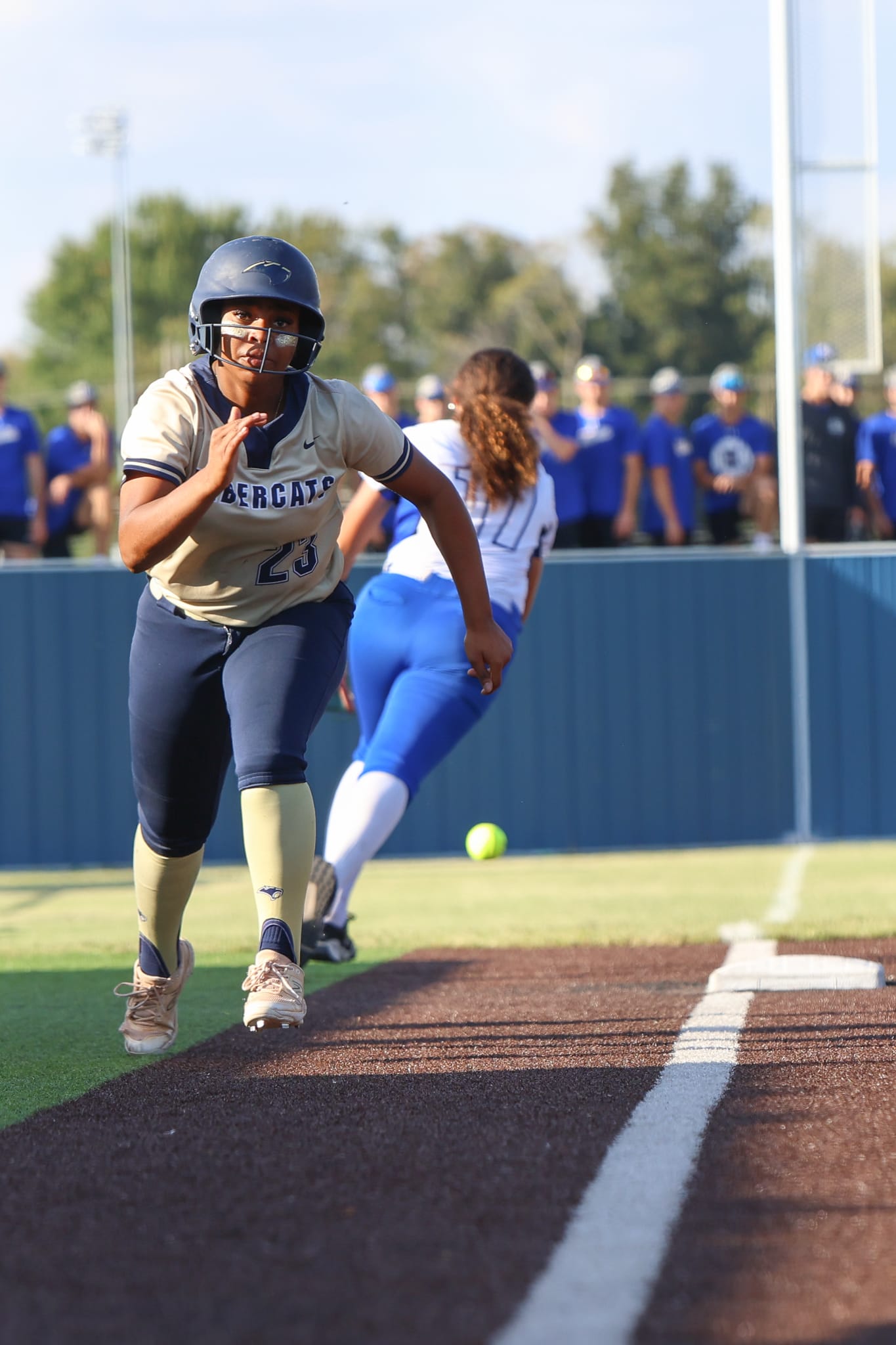 Lady Pioneers Survive Epic Slugfest, Win Regional Title in Extra Innings