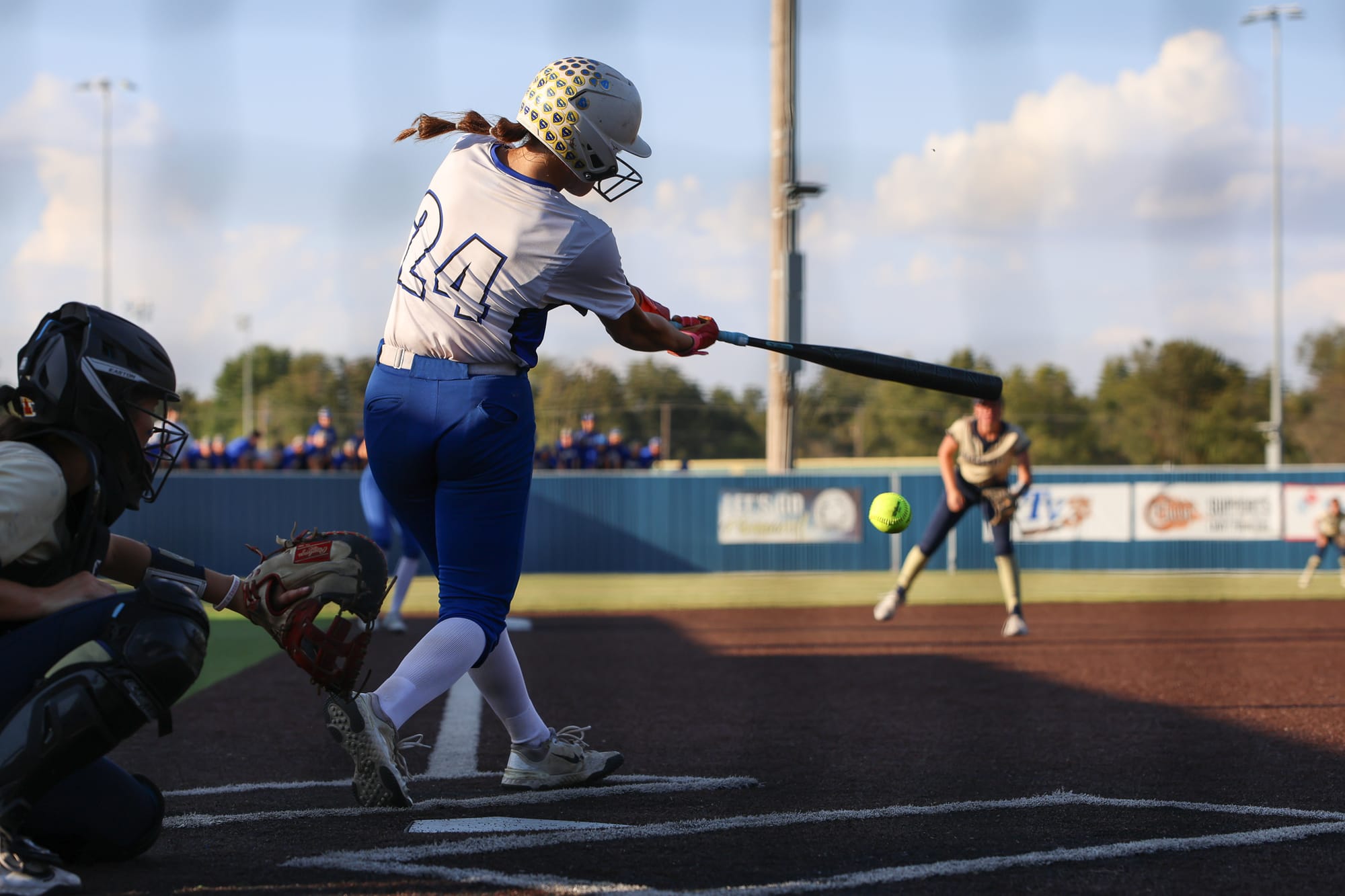 Lady Pioneers Survive Epic Slugfest, Win Regional Title in Extra Innings
