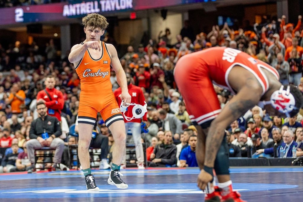 Landon Robideau secures 157-pound title with upset of Nebraska's Antrell Taylor