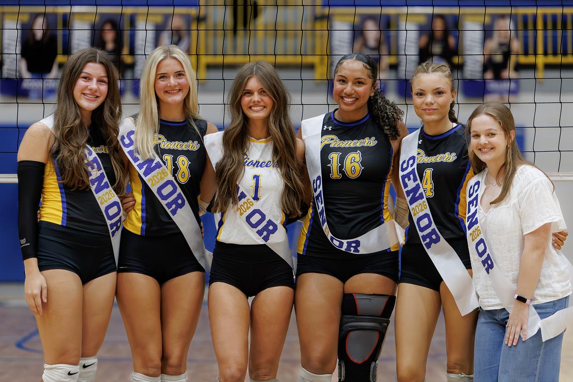 Stillwater honors seniors with win over Moore, rolls through tournament